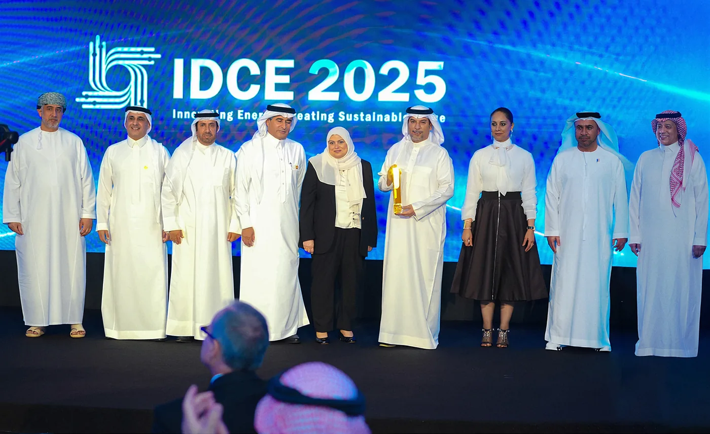 Group photo on the IDCE 2025 stage